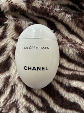 CHANEL White Egg-Shaped Hand Cream Compact